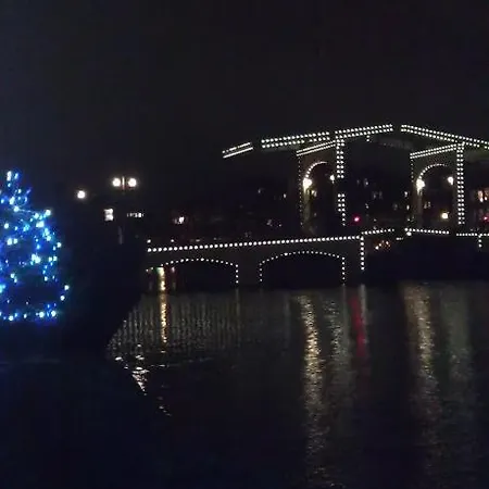 Rent A Houseboat *
