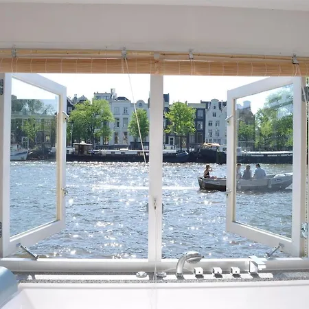 Rent A Houseboat ספינת מלון
